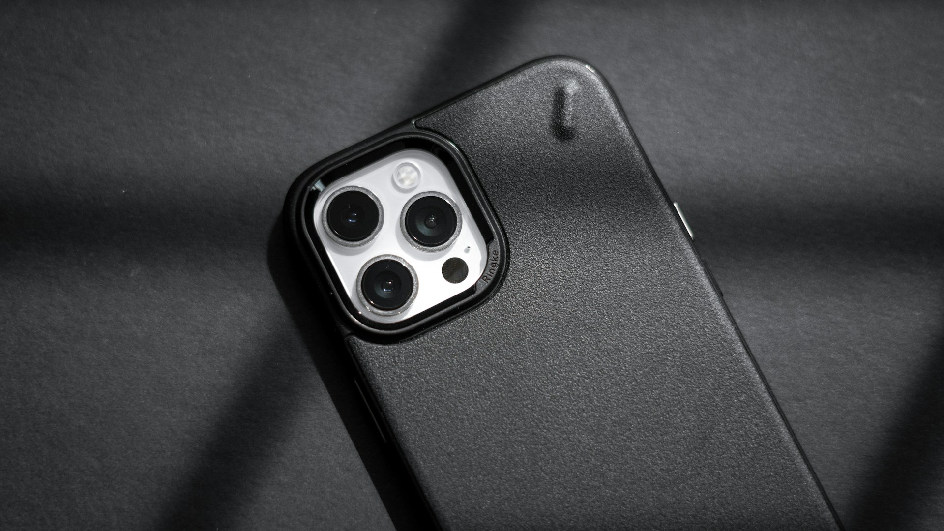 Apple iPhone 17 Pro Max Price: Is It Ridiculously High?