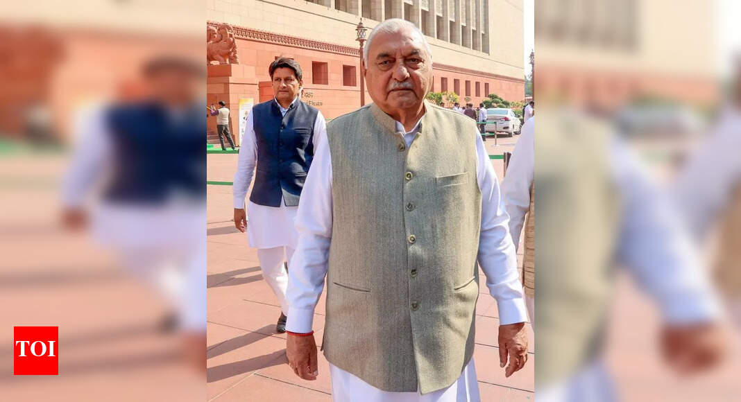 Hooda flays govt over crop compensation